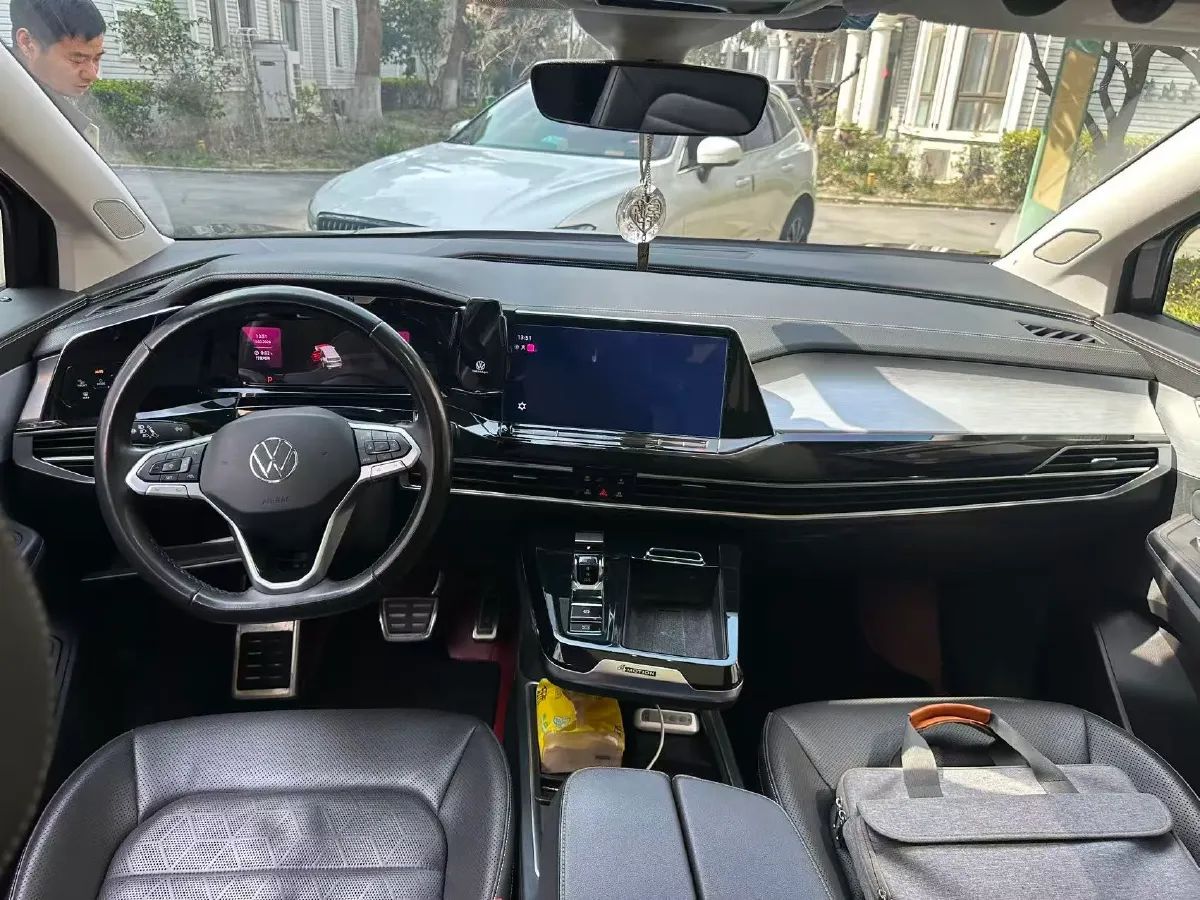 2023 Volkswagen Talagon 2.0T 220HP L4 7DCT,autocango,china used car exporter,china ev exporter,chinese used car exporter,chinese used ev exporter