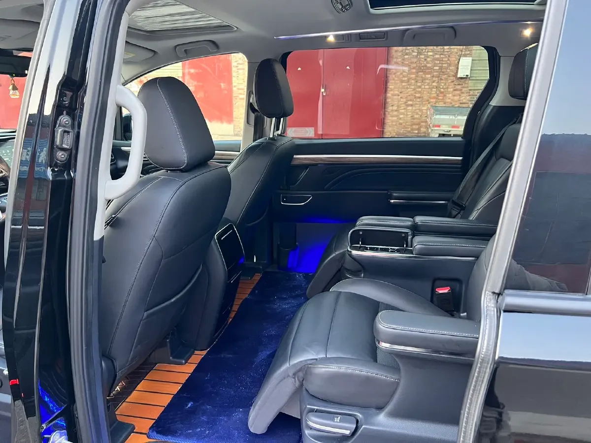 2021 GAC Trumpchi M8 2.0T 252HP L4 8AT,autocango,china used car exporter,china ev exporter,chinese used car exporter,chinese used ev exporter