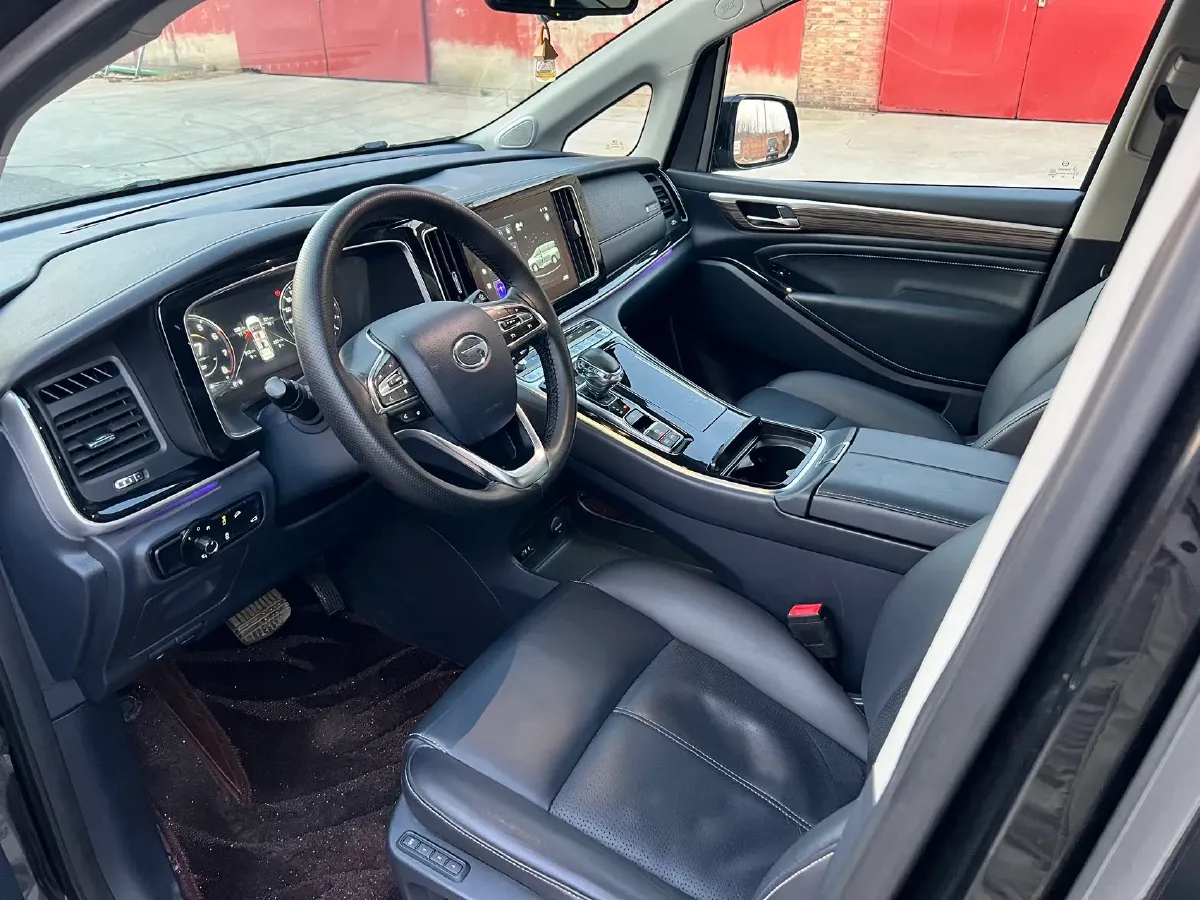 2021 GAC Trumpchi M8 2.0T 252HP L4 8AT,autocango,china used car exporter,china ev exporter,chinese used car exporter,chinese used ev exporter