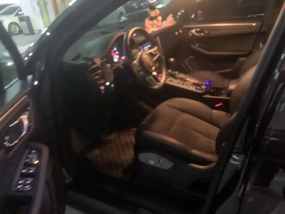 2018 Porsche Macan 2.0T 252HP L4 7DCT,autocango,china used car exporter,china ev exporter,chinese used car exporter,chinese used ev exporter