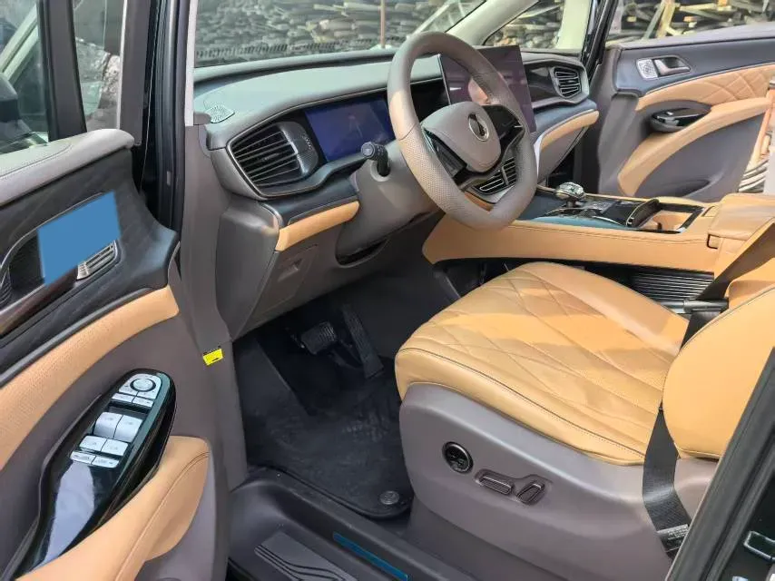 2022 Mercedes-Benz GLC Class 2.0T 197HP L4 9AT,autocango,china used car exporter,china ev exporter,chinese used car exporter,chinese used ev exporter