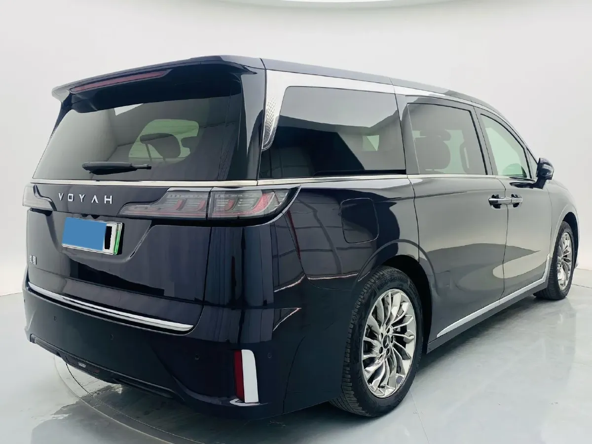 2022 Voyah Dream 1.5T 136HP L4 PHEV 25.57KWH,autocango,china used car exporter,china ev exporter,chinese used car exporter,chinese used ev exporter