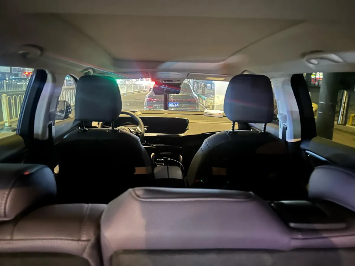 2025 Buick EnvisionPlus 2.0T 237HP L4 9AT,autocango,china used car exporter,china ev exporter,chinese used car exporter,chinese used ev exporter