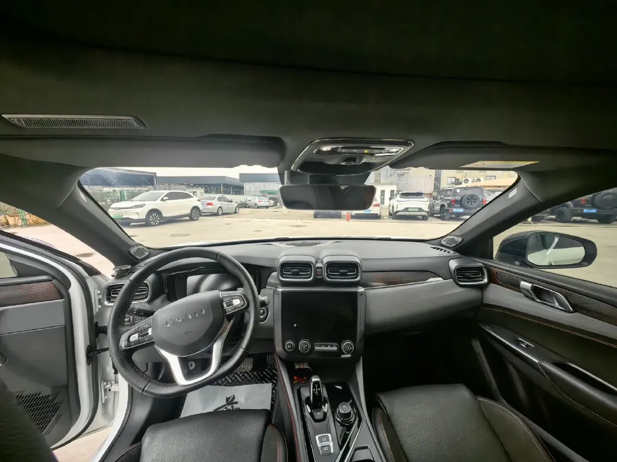 2019 LYNK&CO 01 2.0T 190HP L4 6AT,autocango,china used car exporter,china ev exporter,chinese used car exporter,chinese used ev exporter