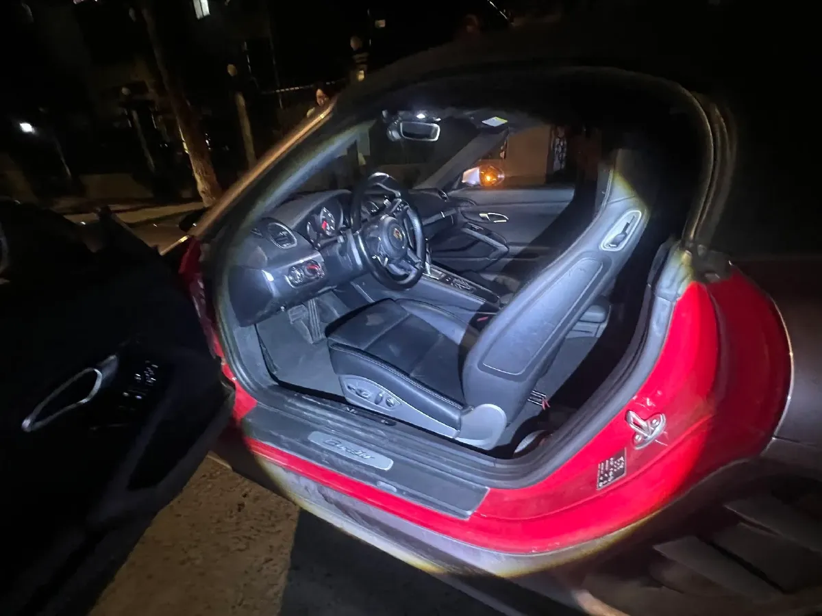 2018 Porsche 718 2.0T 250HP H4 7DCT,autocango,china used car exporter,china ev exporter,chinese used car exporter,chinese used ev exporter