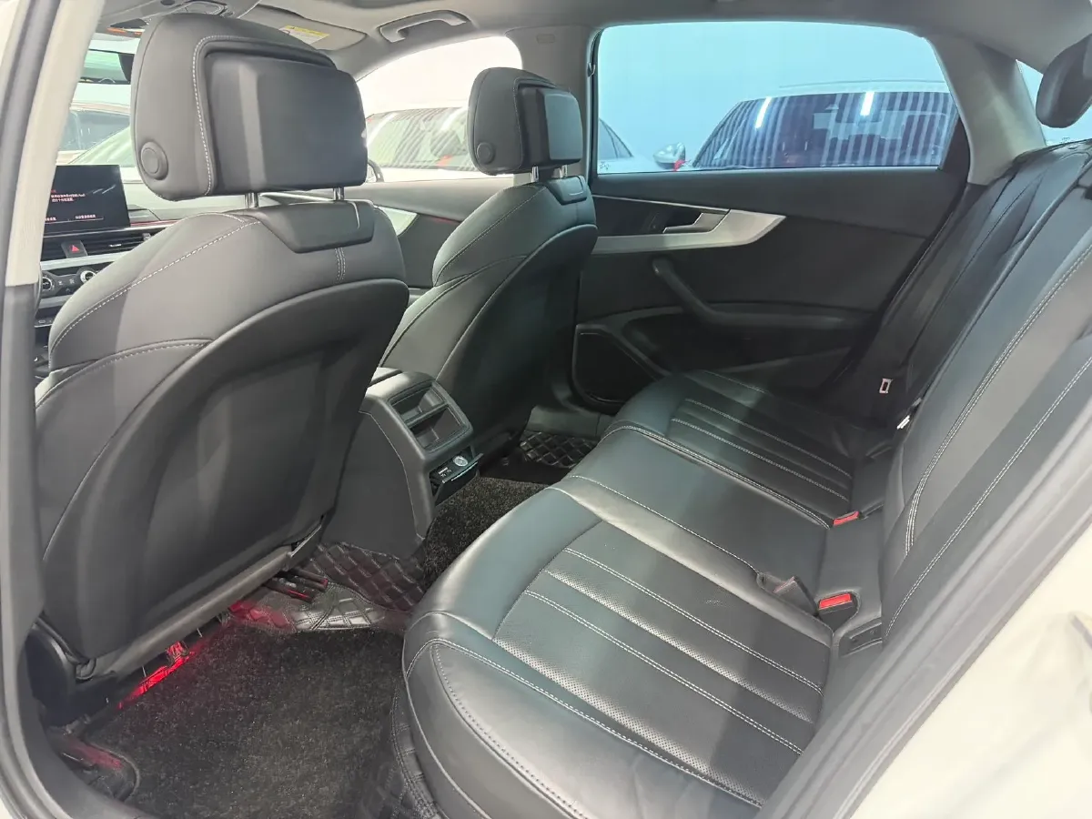 2020 Audi A4L 2.0T 190HP L4 7DCT,autocango,china used car exporter,china ev exporter,chinese used car exporter,chinese used ev exporter