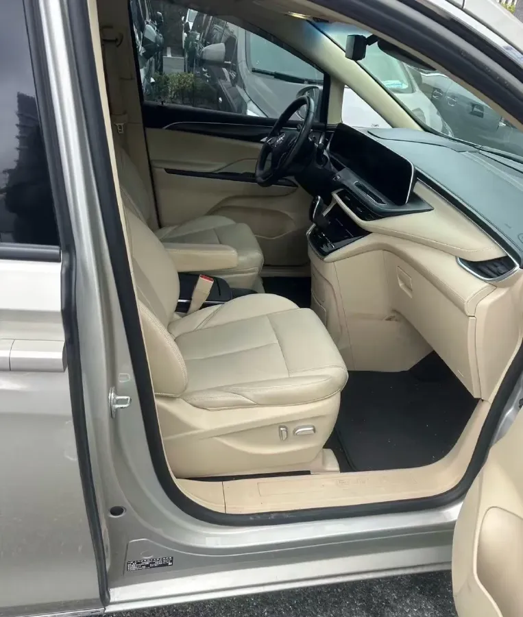 2022 Buick GL8 2.0T 237HP L4 9AT,autocango,china used car exporter,china ev exporter,chinese used car exporter,chinese used ev exporter