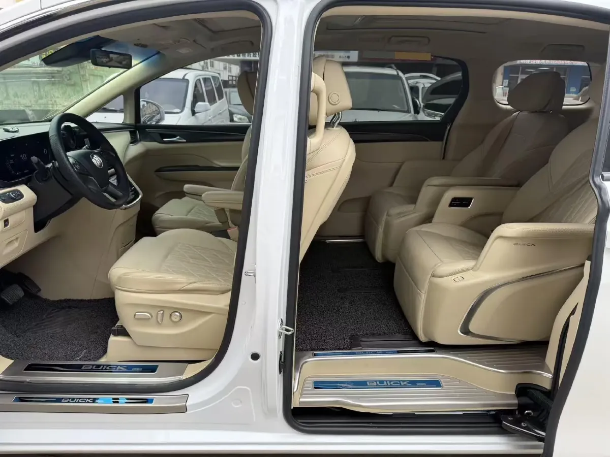 2022 Buick GL8 2.0T 237HP L4 9AT,autocango,china used car exporter,china ev exporter,chinese used car exporter,chinese used ev exporter