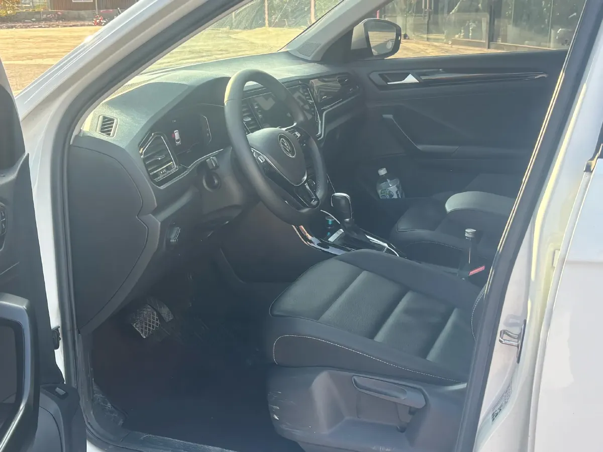 2020 Volkswagen T-Roc 1.4T 150HP L4 7DCT,autocango,china used car exporter,china ev exporter,chinese used car exporter,chinese used ev exporter