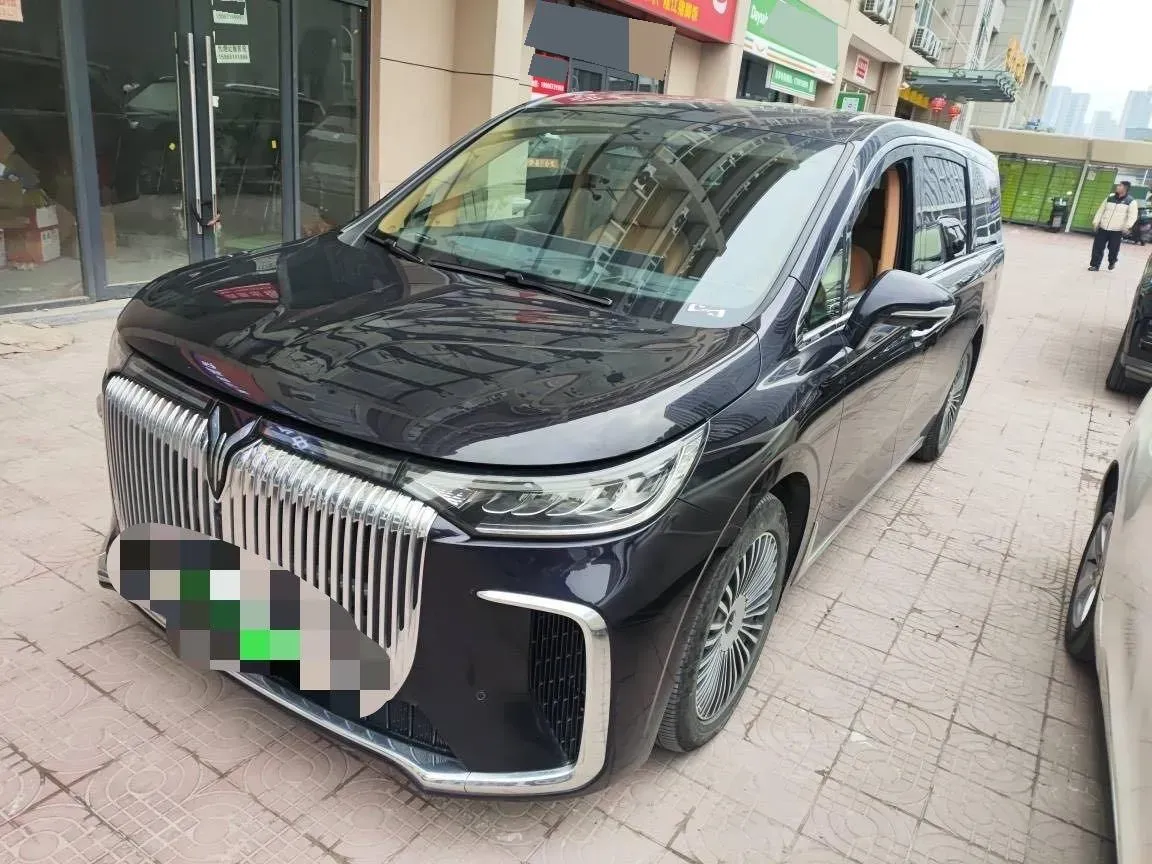 2025 Voyah Dream 1.5T 150HP L4 PHEV 41.7KWH,autocango,china used car exporter,china ev exporter,chinese used car exporter,chinese used ev exporter