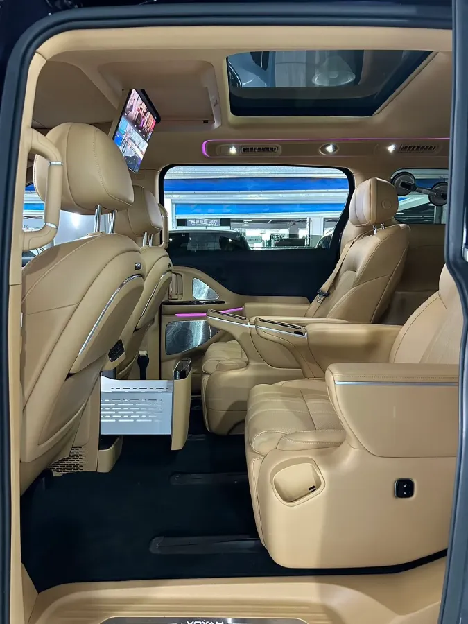 2025 Voyah Dream 1.5T 150HP L4 PHEV 41.7KWH,autocango,china used car exporter,china ev exporter,chinese used car exporter,chinese used ev exporter