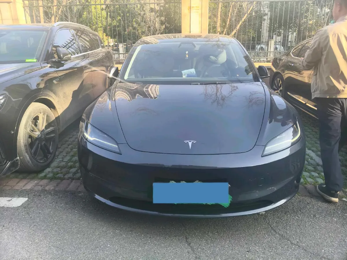 2025 Tesla Model 3 BEV 62.5KWH,autocango,china used car exporter,china ev exporter,chinese used car exporter,chinese used ev exporter
