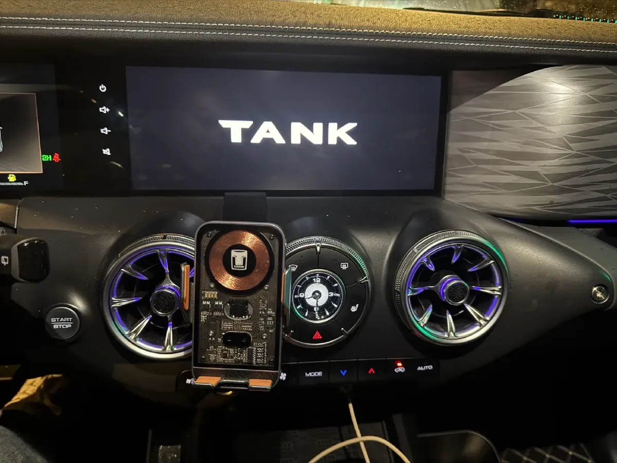 2024 Tank 300 2.0T 227HP L4 8AT,autocango,china used car exporter,china ev exporter,chinese used car exporter,chinese used ev exporter