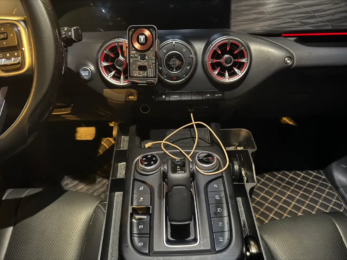 2024 Tank 300 2.0T 227HP L4 8AT,autocango,china used car exporter,china ev exporter,chinese used car exporter,chinese used ev exporter