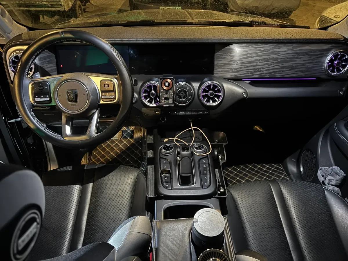 2024 Tank 300 2.0T 227HP L4 8AT,autocango,china used car exporter,china ev exporter,chinese used car exporter,chinese used ev exporter