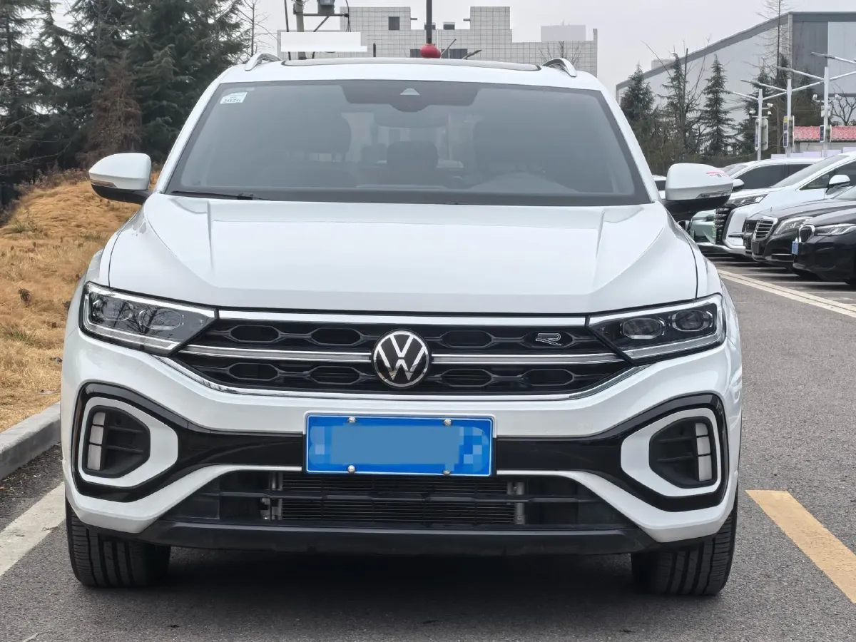 2024 Volkswagen T-Roc 1.5T 160HP L4 7DCT,autocango,china used car exporter,china ev exporter,chinese used car exporter,chinese used ev exporter