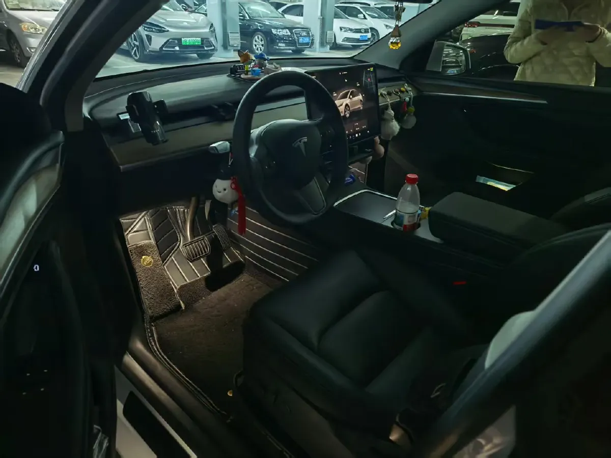 2022 Tesla Model Y BEV 60KWH,autocango,china used car exporter,china ev exporter,chinese used car exporter,chinese used ev exporter