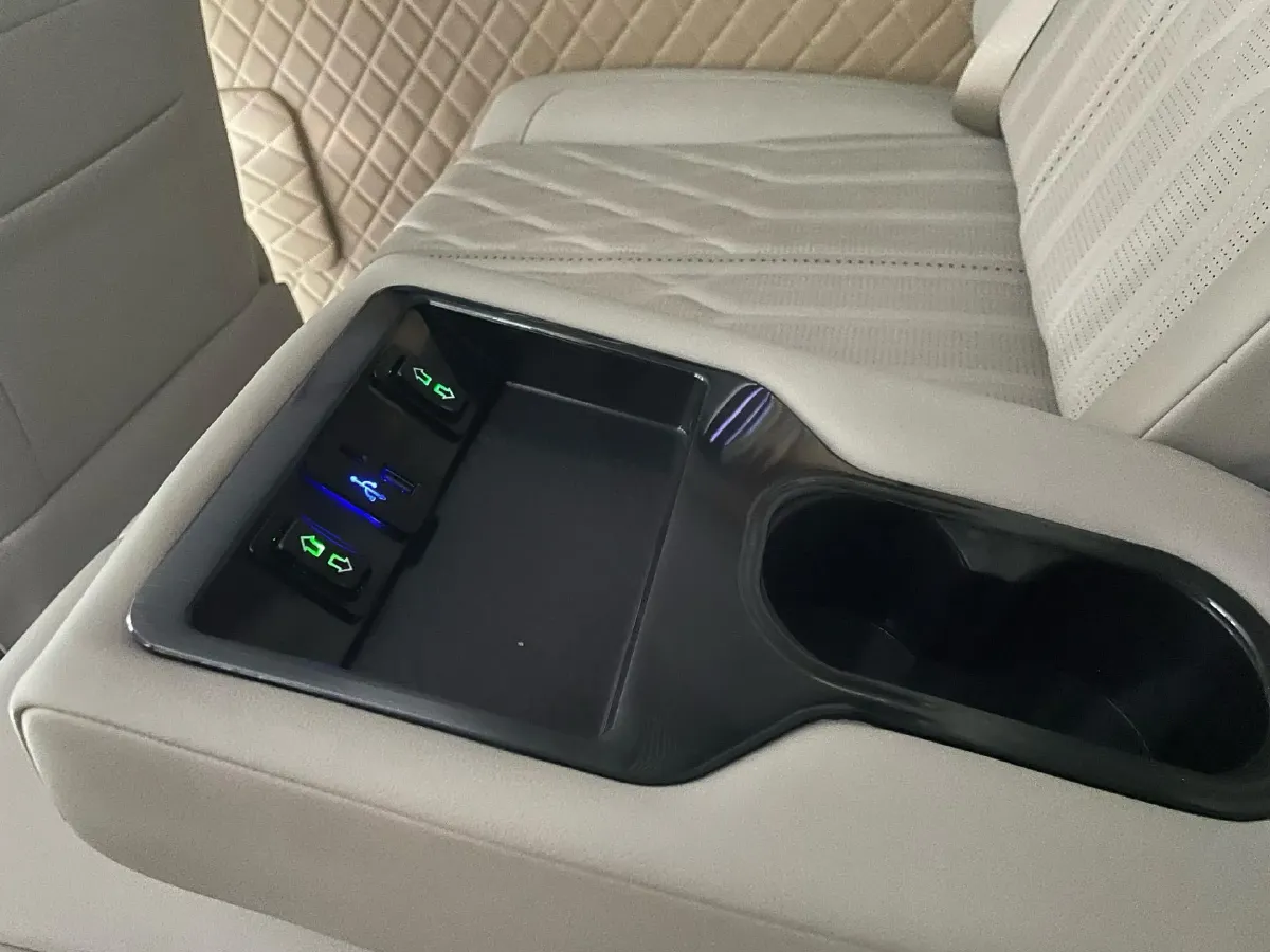 2023 Ford Transit 2.0T 220HP L4 9AT,autocango,china used car exporter,china ev exporter,chinese used car exporter,chinese used ev exporter