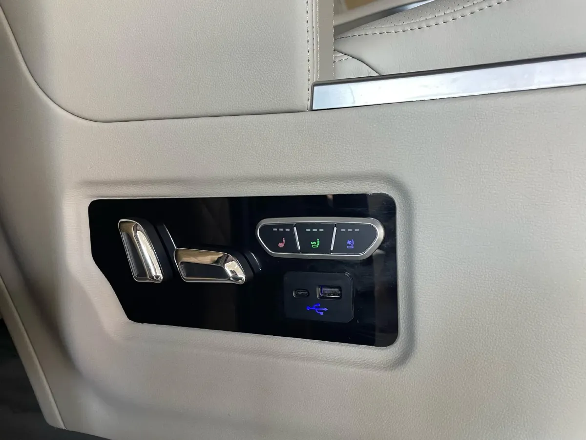 2023 Ford Transit 2.0T 220HP L4 9AT,autocango,china used car exporter,china ev exporter,chinese used car exporter,chinese used ev exporter