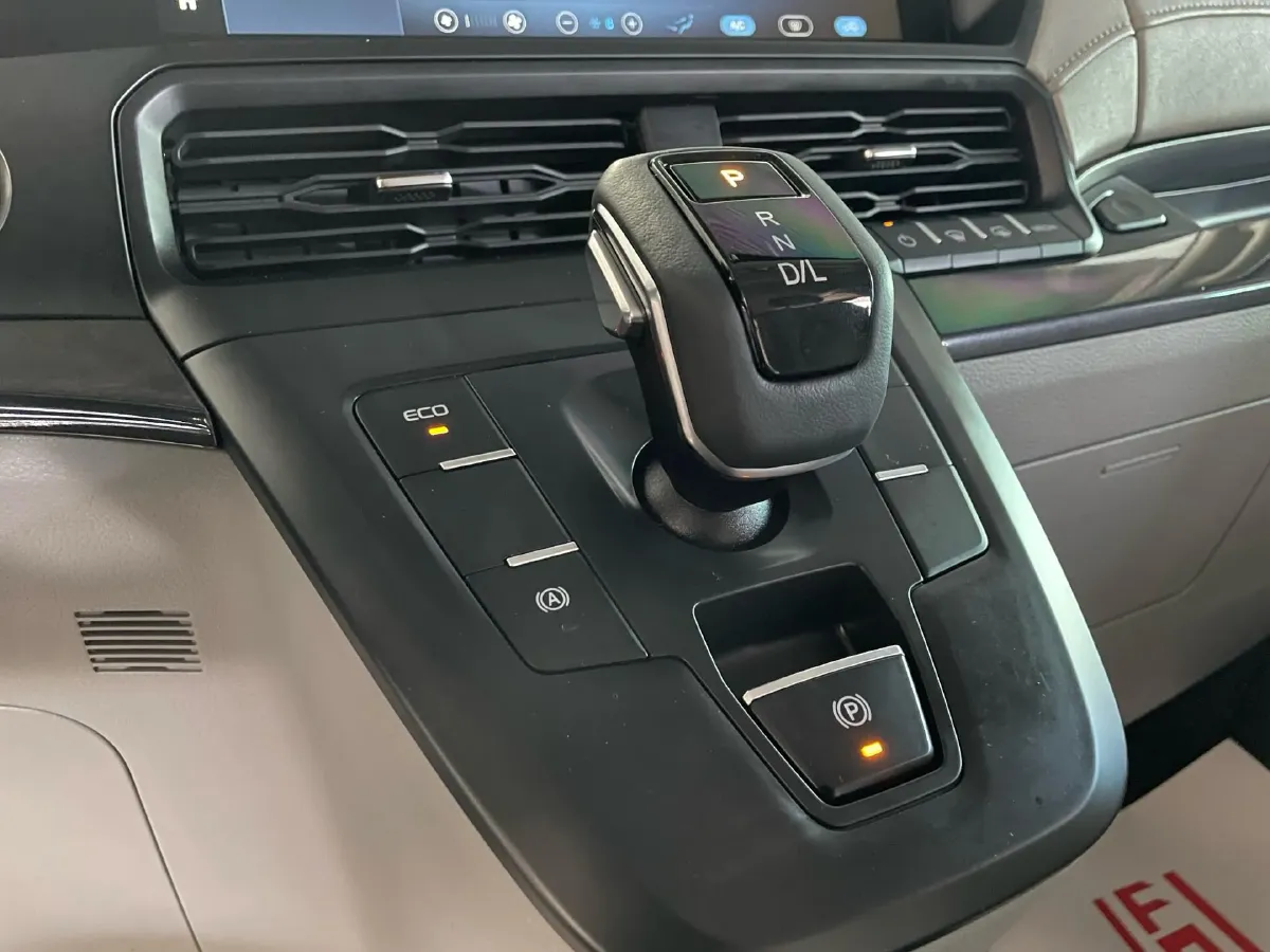 2023 Ford Transit 2.0T 220HP L4 9AT,autocango,china used car exporter,china ev exporter,chinese used car exporter,chinese used ev exporter