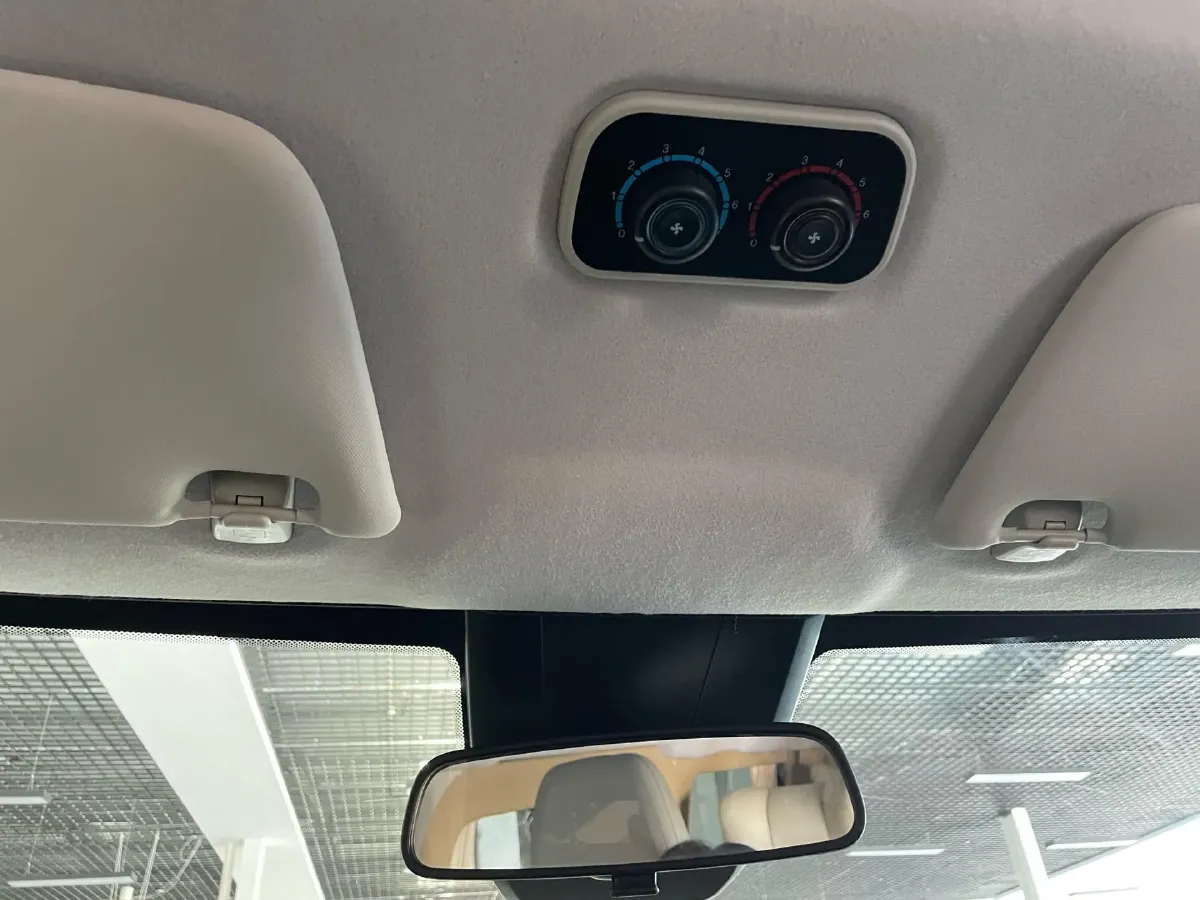 2023 Ford Transit 2.0T 220HP L4 9AT,autocango,china used car exporter,china ev exporter,chinese used car exporter,chinese used ev exporter