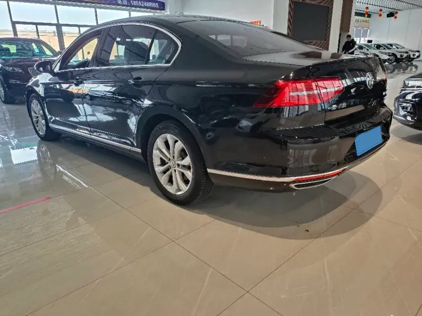 2017 Volkswagen Magotan 1.8T 180HP L4 7DCT,autocango,china used car exporter,china ev exporter,chinese used car exporter,chinese used ev exporter