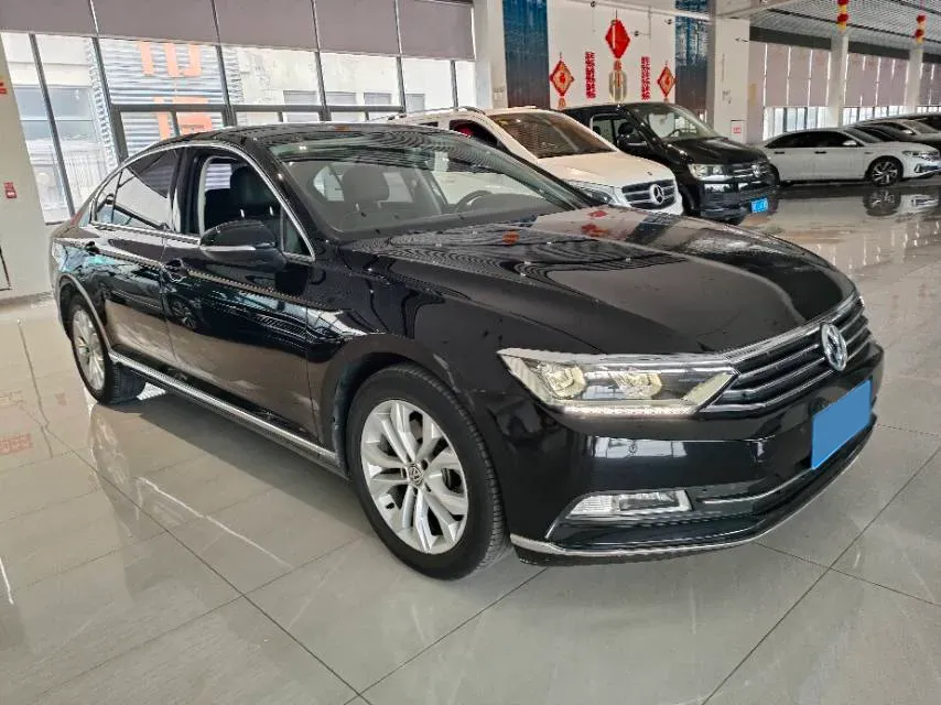 2017 Volkswagen Magotan 1.8T 180HP L4 7DCT,autocango,china used car exporter,china ev exporter,chinese used car exporter,chinese used ev exporter