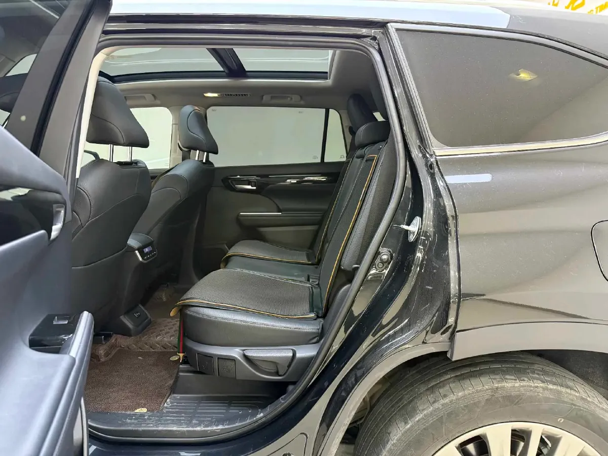 2022 Toyota Highlander 2.0T 248HP L4 8AT,autocango,china used car exporter,china ev exporter,chinese used car exporter,chinese used ev exporter