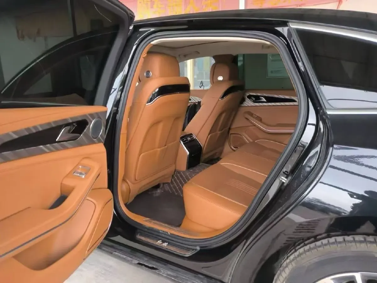 2020 HongQi H9 2.0T 252HP L4 7DCT,autocango,china used car exporter,china ev exporter,chinese used car exporter,chinese used ev exporter