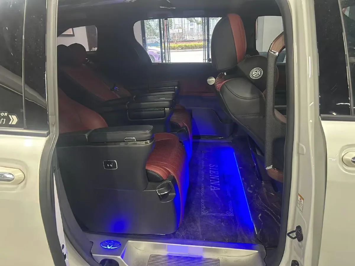 2023 Toyota Sienna 2.5L 189HP L4 E-CVT Hybrid,autocango,china used car exporter,china ev exporter,chinese used car exporter,chinese used ev exporter