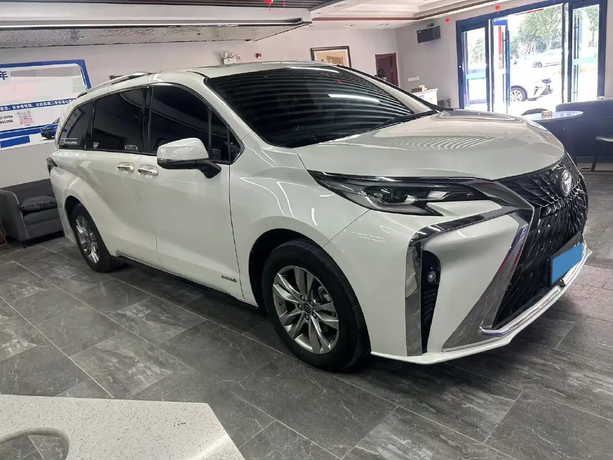 2023 Toyota Sienna 2.5L 189HP L4 E-CVT Hybrid,autocango,china used car exporter,china ev exporter,chinese used car exporter,chinese used ev exporter