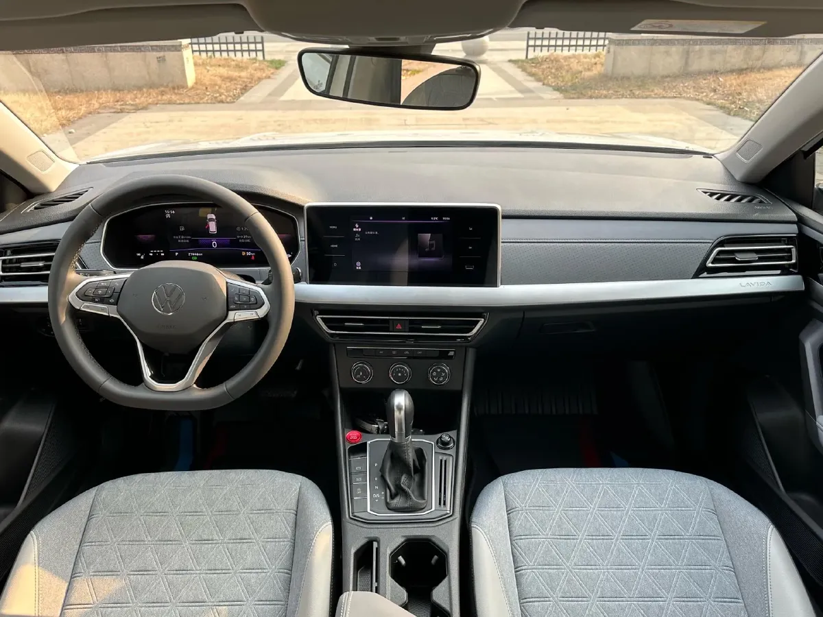 2024 Volkswagen Lavida 1.5L 110HP L4 6AT,autocango,china used car exporter,china ev exporter,chinese used car exporter,chinese used ev exporter