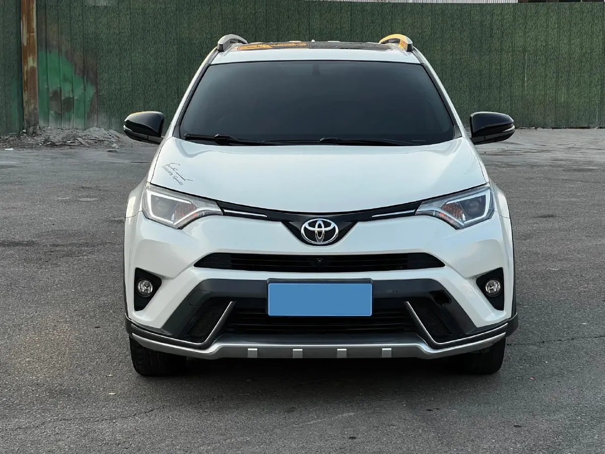 2018 Toyota RAV4 2.0L 151HP L4 CVT,autocango,china used car exporter,china ev exporter,chinese used car exporter,chinese used ev exporter