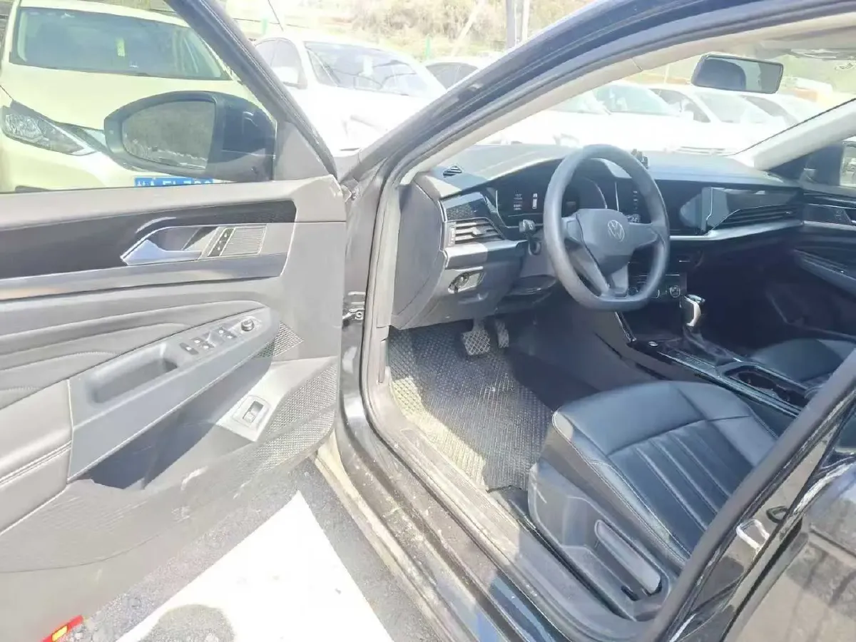 2023 Volkswagen Passat 1.4T 150HP L4 7DCT,autocango,china used car exporter,china ev exporter,chinese used car exporter,chinese used ev exporter