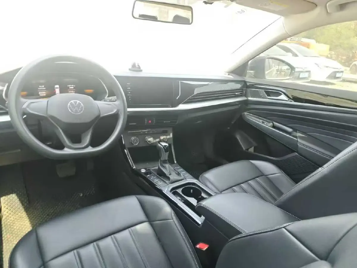 2023 Volkswagen Passat 1.4T 150HP L4 7DCT,autocango,china used car exporter,china ev exporter,chinese used car exporter,chinese used ev exporter