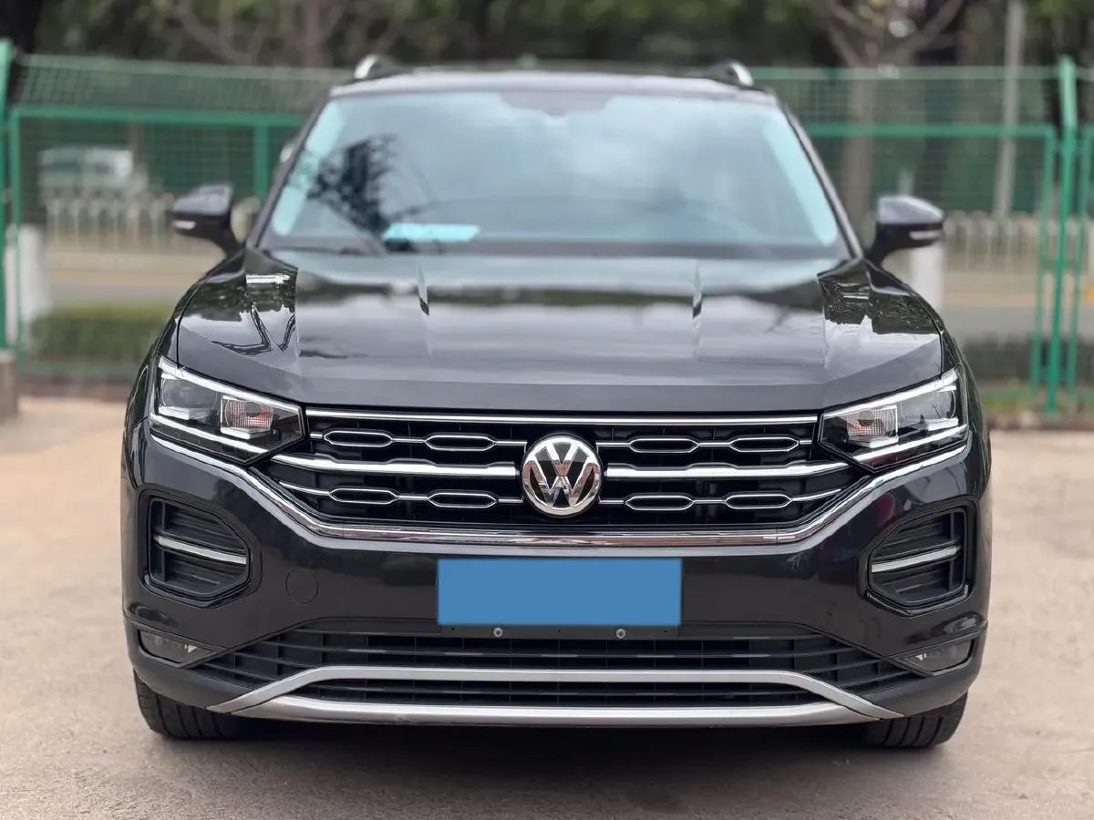 2019 MINI CLUBMAN 1.5T 102HP L3 6AT,autocango,china used car exporter,china ev exporter,chinese used car exporter,chinese used ev exporter