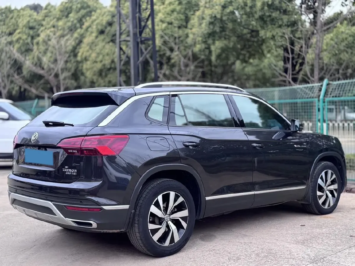 2019 MINI CLUBMAN 1.5T 102HP L3 6AT,autocango,china used car exporter,china ev exporter,chinese used car exporter,chinese used ev exporter