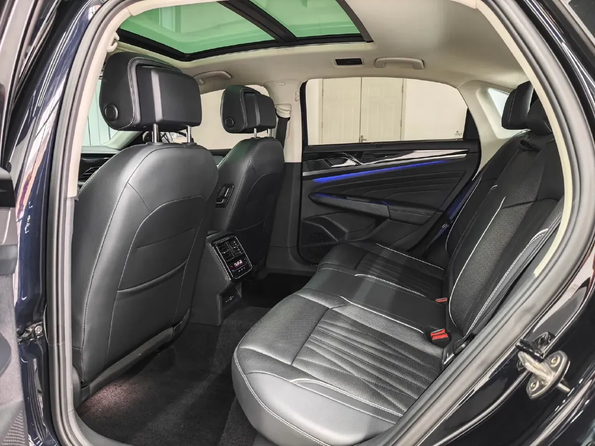 2022 Xpeng P7 BEV 60.2KWH,autocango,china used car exporter,china ev exporter,chinese used car exporter,chinese used ev exporter