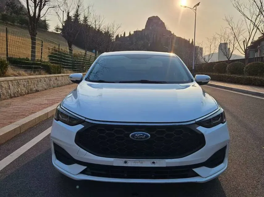 2021 Ford Escort 1.5L 122HP L3 6AT,autocango,china used car exporter,china ev exporter,chinese used car exporter,chinese used ev exporter