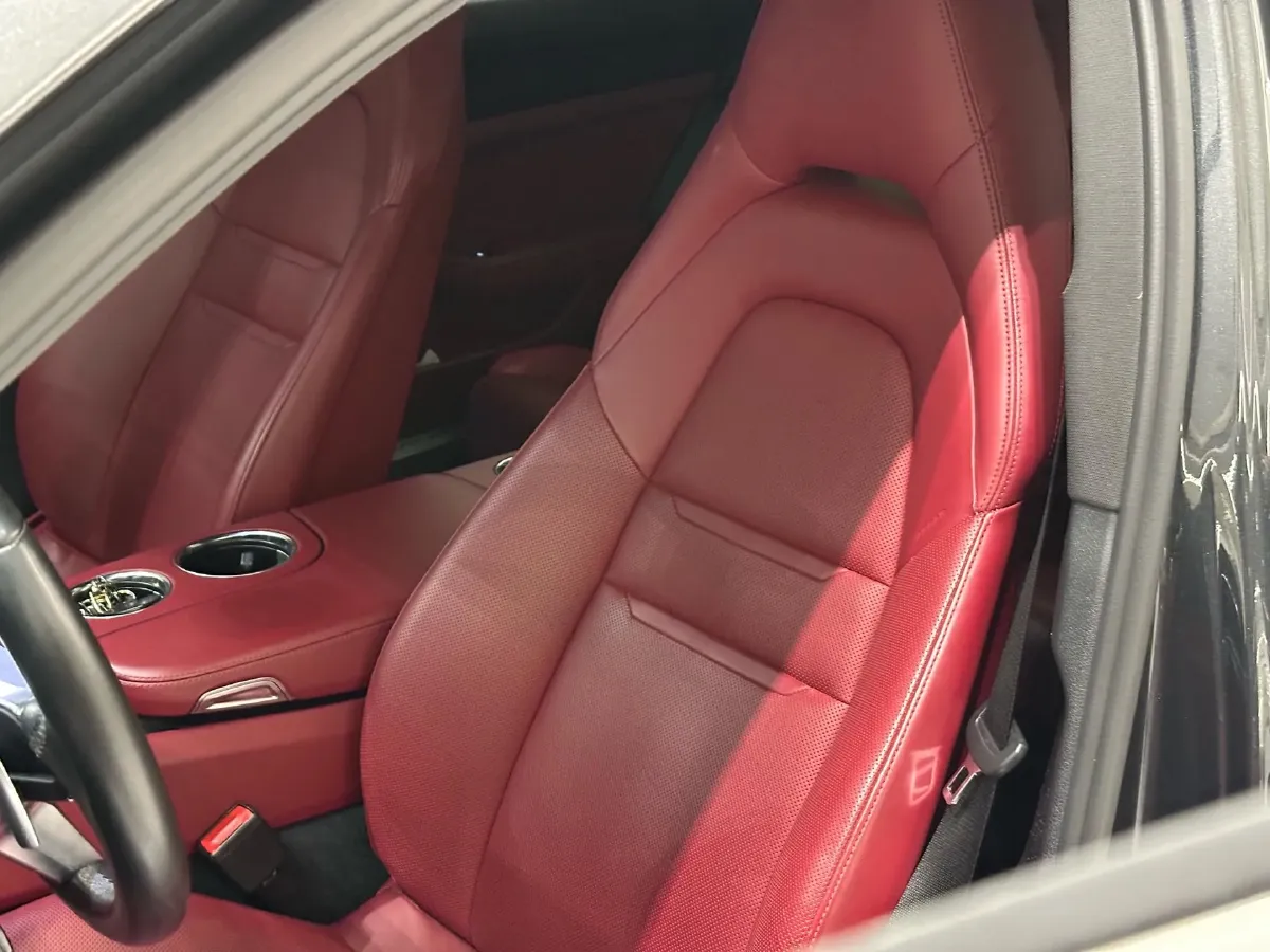 2019 Porsche Panamera 2.9T 330HP V6 8DCT,autocango,china used car exporter,china ev exporter,chinese used car exporter,chinese used ev exporter