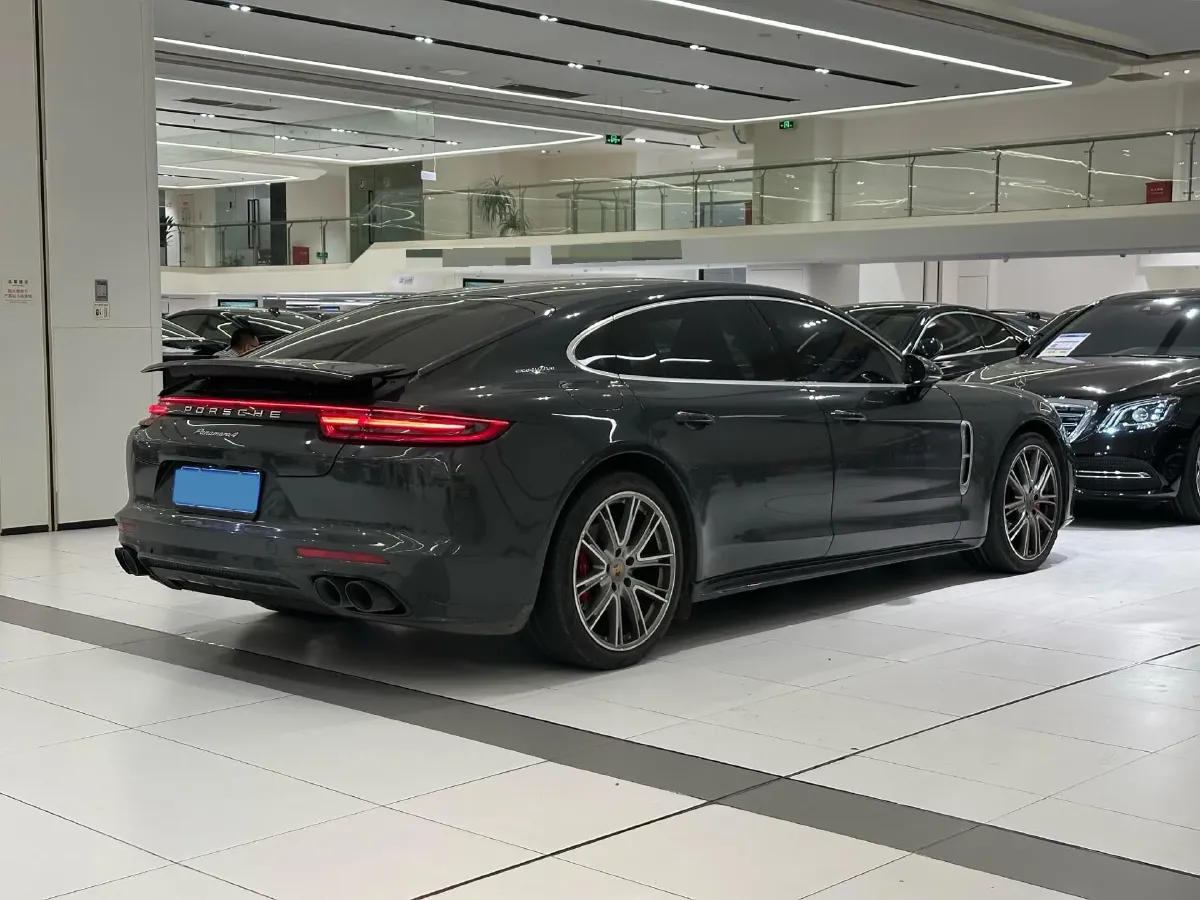 2019 Porsche Panamera 2.9T 330HP V6 8DCT,autocango,china used car exporter,china ev exporter,chinese used car exporter,chinese used ev exporter