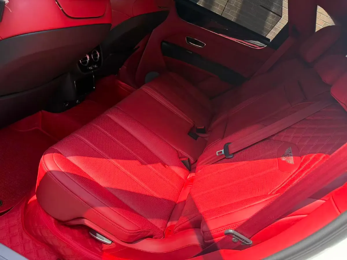 2021 Bentley Bentayga 3.0T 340HP V6 8AT PHEV 17.3KWH,autocango,china used car exporter,china ev exporter,chinese used car exporter,chinese used ev exporter