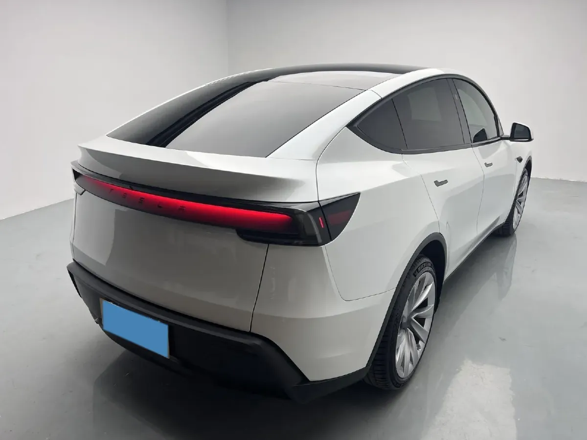 2025 Tesla Model Y BEV 78.4KWH,autocango,china used car exporter,china ev exporter,chinese used car exporter,chinese used ev exporter