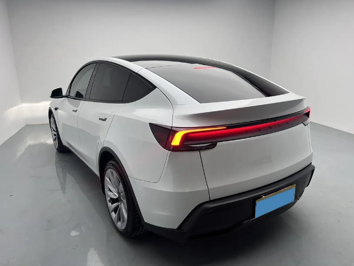 2025 Tesla Model Y BEV 78.4KWH,autocango,china used car exporter,china ev exporter,chinese used car exporter,chinese used ev exporter