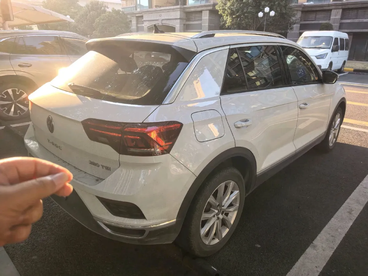 2021 Volkswagen T-Roc 1.4T 150HP L4 7DCT,autocango,china used car exporter,china ev exporter,chinese used car exporter,chinese used ev exporter