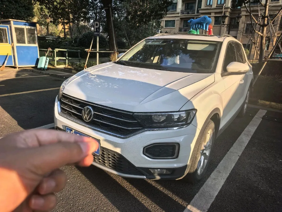 2021 Volkswagen T-Roc 1.4T 150HP L4 7DCT,autocango,china used car exporter,china ev exporter,chinese used car exporter,chinese used ev exporter