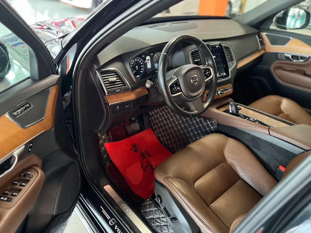 2025 Volvo XC90 2.0T 250HP L4 8AT,autocango,china used car exporter,china ev exporter,chinese used car exporter,chinese used ev exporter