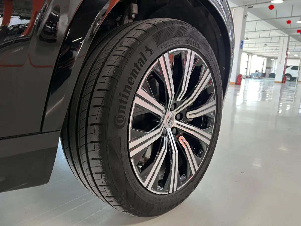 2025 Volvo XC90 2.0T 250HP L4 8AT,autocango,china used car exporter,china ev exporter,chinese used car exporter,chinese used ev exporter