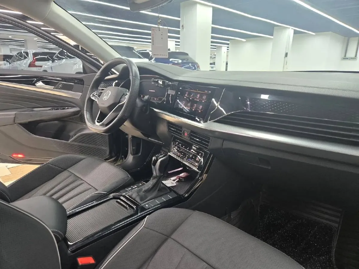 2024 Volkswagen Passat 2.0T 186HP L4 7DCT,autocango,china used car exporter,china ev exporter,chinese used car exporter,chinese used ev exporter