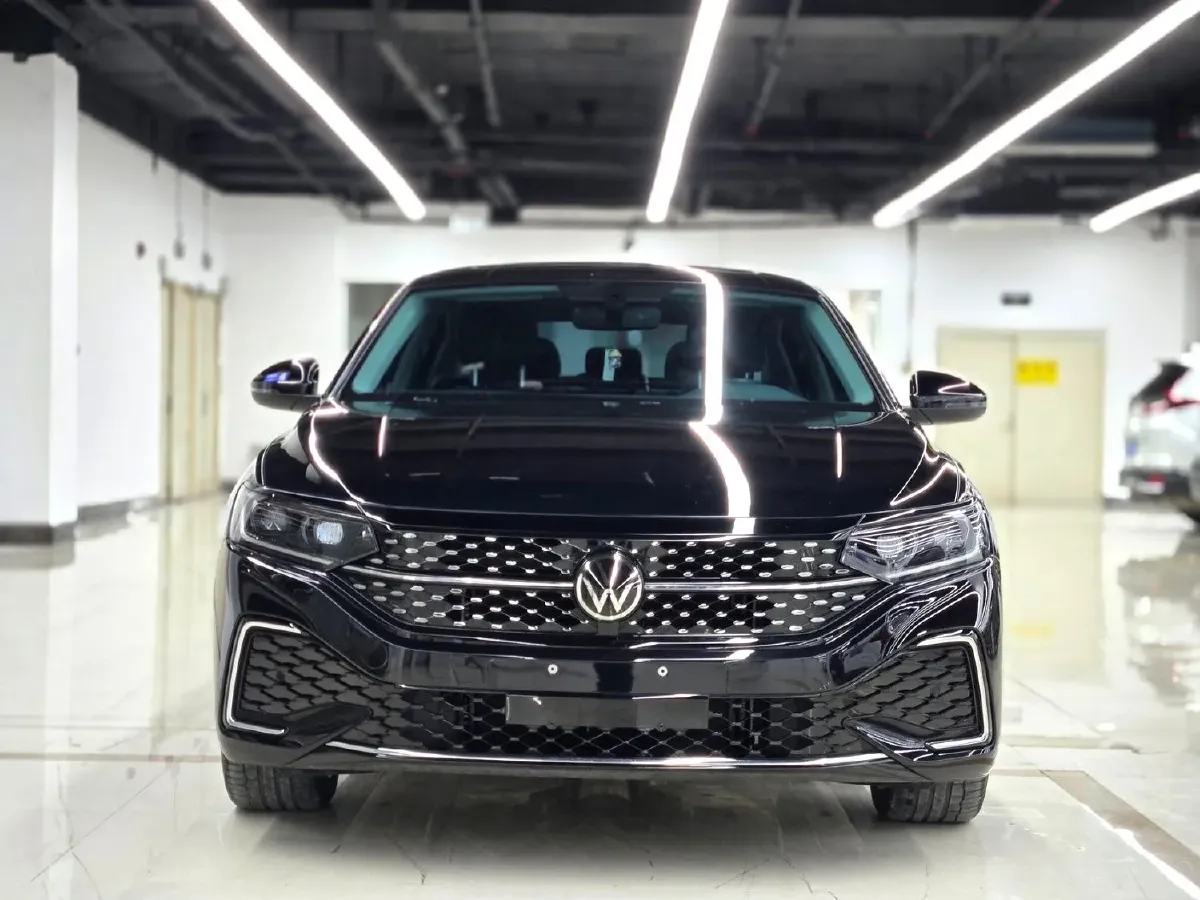 2024 Volkswagen Passat 2.0T 186HP L4 7DCT,autocango,china used car exporter,china ev exporter,chinese used car exporter,chinese used ev exporter